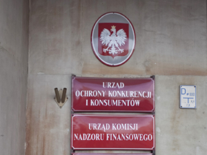 uokik_urzad_ochrony_konkurencji_i_konsumentow_tabliczka_4x3_fot_tkaczor_ngopl-jpg